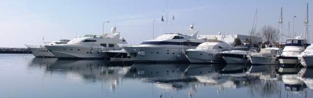 grego em Kalamaria com Language International