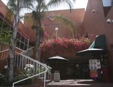 English schools in Hollywood: Kaplan International: Los Angeles Westwood