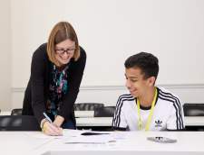 Escuelas de Inglés en Huddersfield: New College Group Manchester (Juniors)