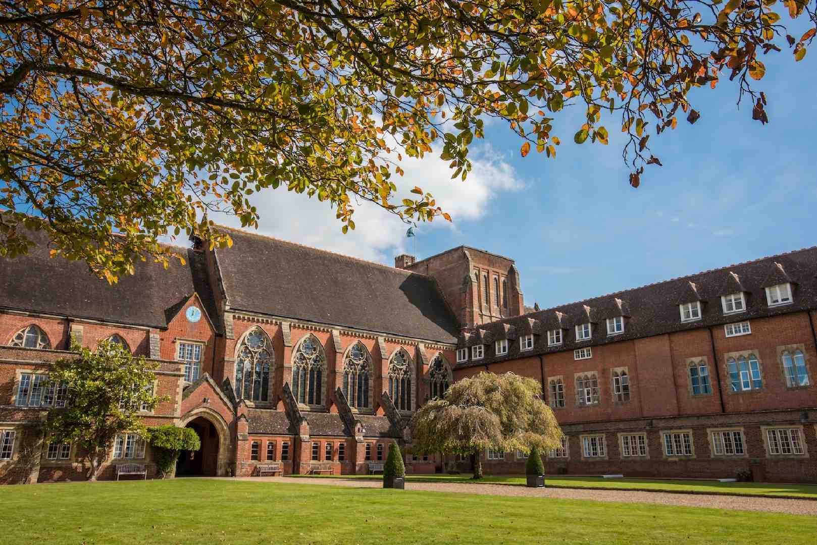 College. Средние школы Великобритании Brighton College.. Великобритания дешевый колледж. Ardingly College внутри. Генрих 8 школа Шрюсбери.