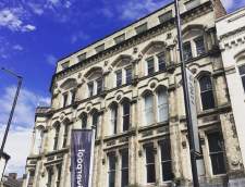 English schools in Liverpool: Bayswater Liverpool