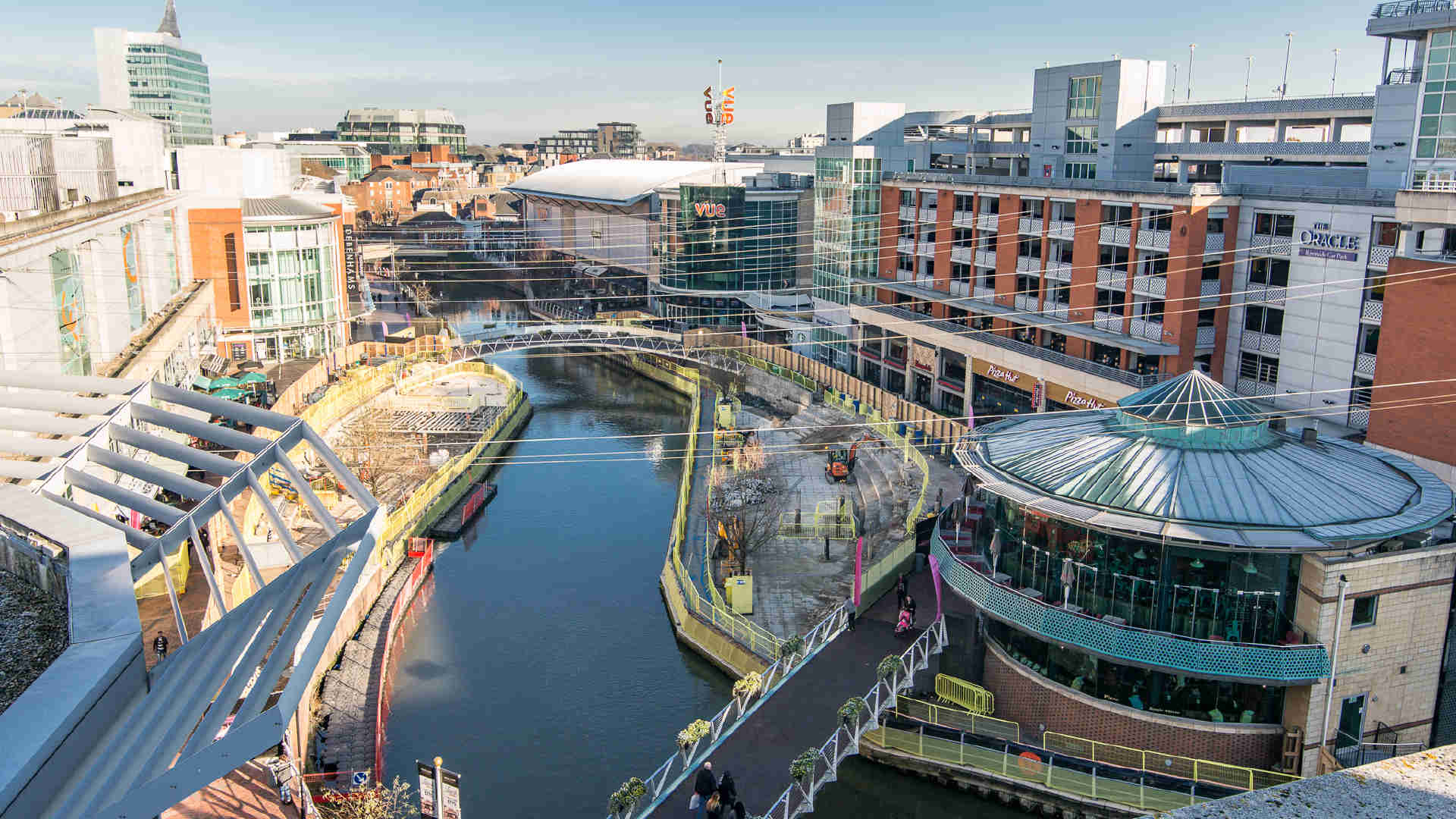 Reading city. Долина Темзы. Reading uk город. Казань фото города. Reading City England.